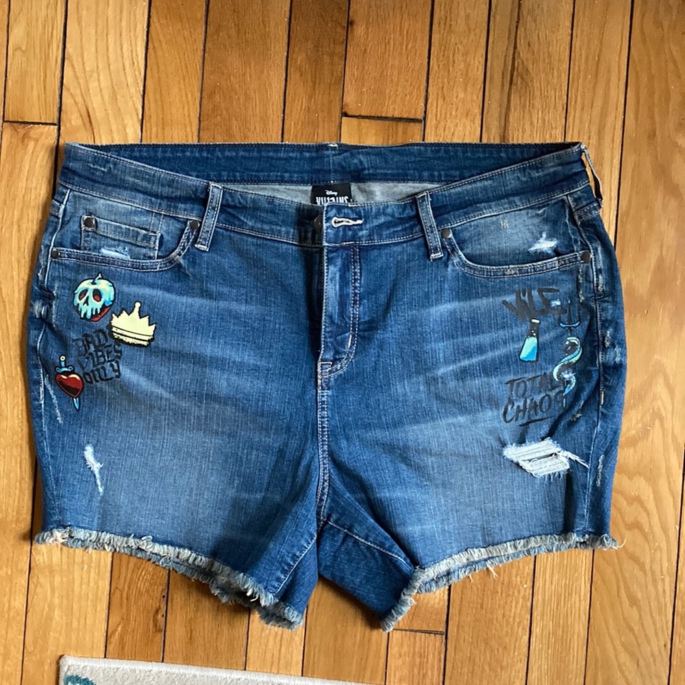 Torrid Disney Villains Distressed Shorts Size 20 New No Tag